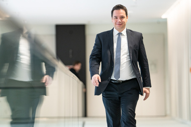 b253eb3e-68ec-4245-bdb1-ab4ca5be26b7